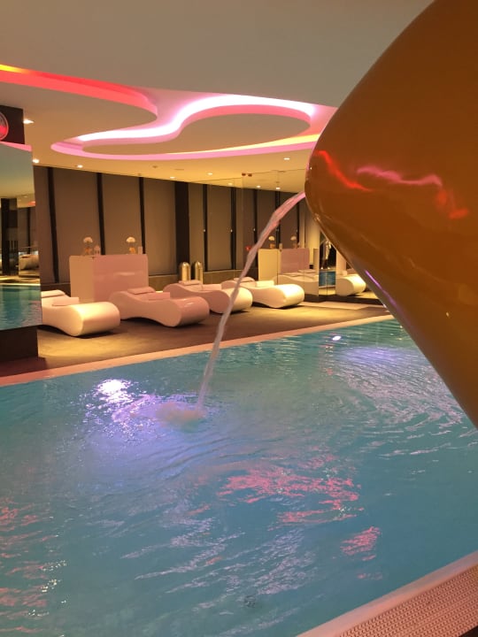 Pool Swissotel Sarajevo