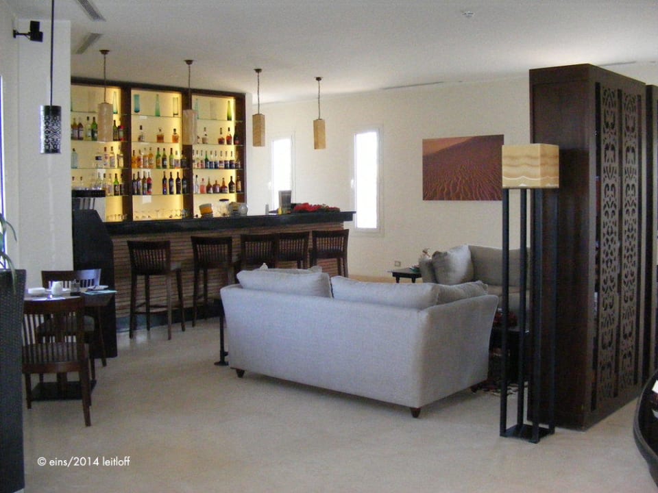 Frühstücksrestaurant Villenbereich Blick zur Bar Fort Arabesque Resort, Spa & Villas