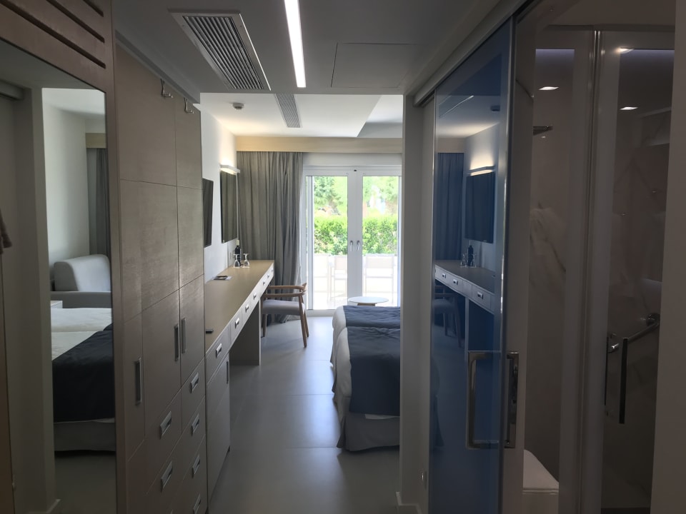 Zimmer Neptune Luxury Resort