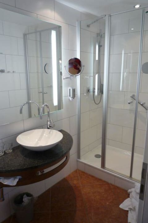 Bad im Safari Zimmer BLOCK Hotel & Living