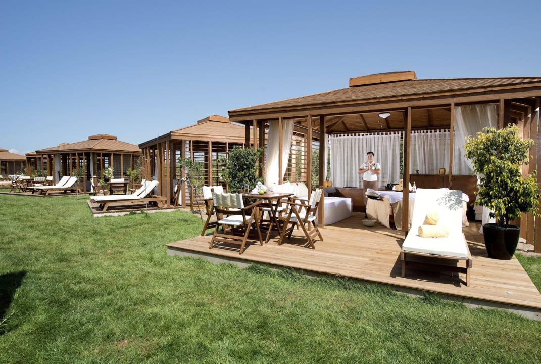 Strandpavilions Xanadu Resort Hotel