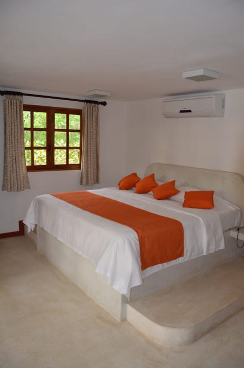 Sehr großes Bett Hotel Tropico Latino