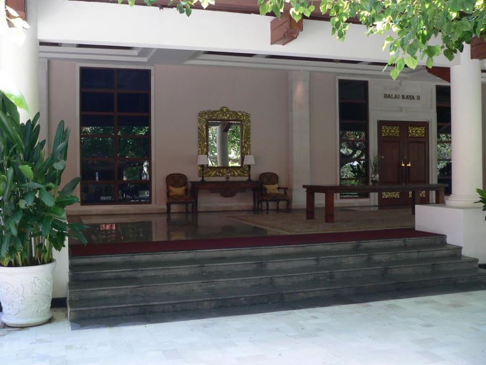 Eingang zum Saal The Laguna A Luxury Collection Resort & Spa