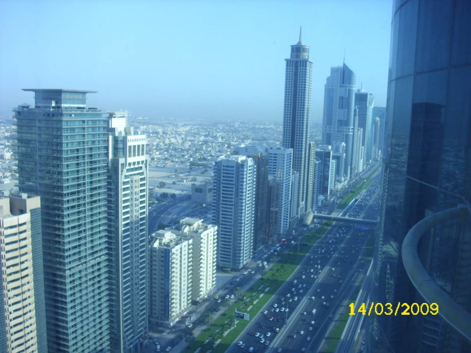 Blick aus dem Zimmer aus der 44 Etage Rose Rayhaan by Rotana
