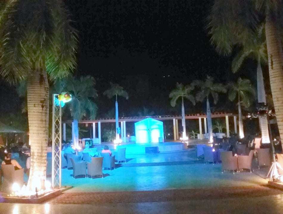 Animationsbereich Secrets Royal Beach Punta Cana - Adults only