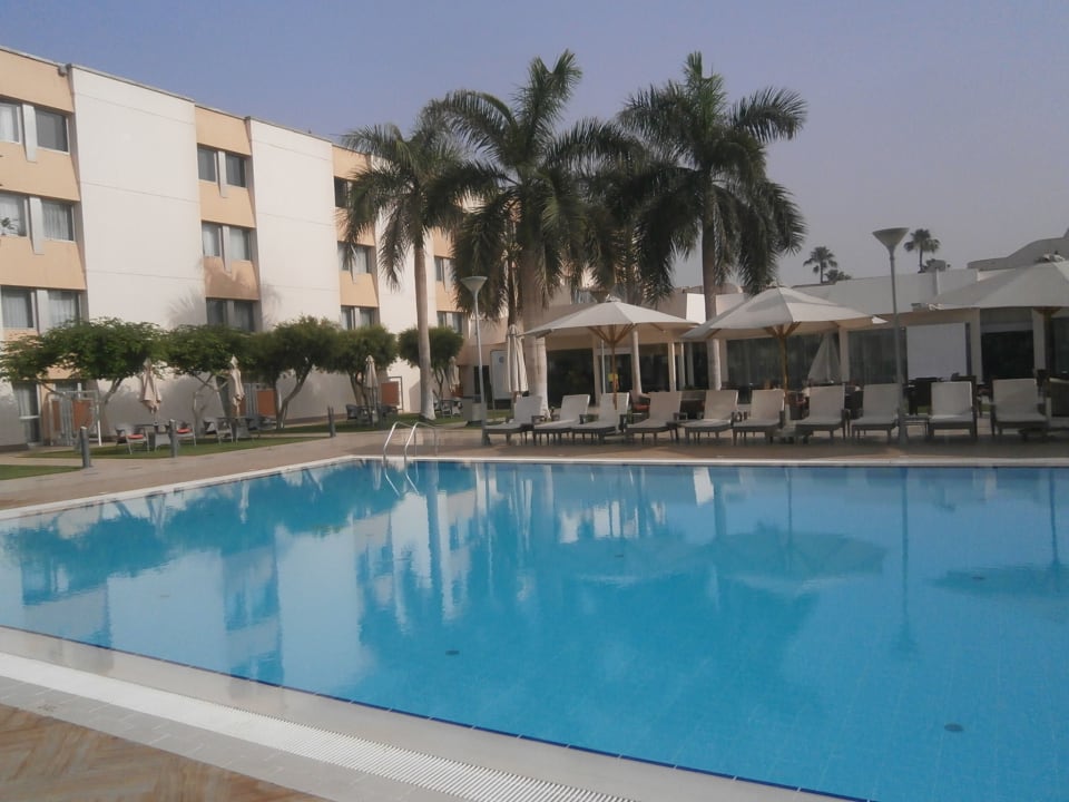 Pool Novotel Cairo Airport
