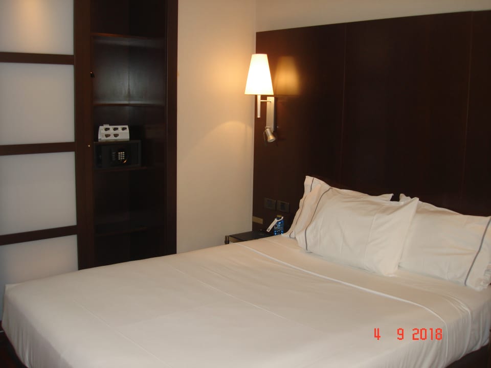 Zimmer AC Hotel Valencia by Marriott