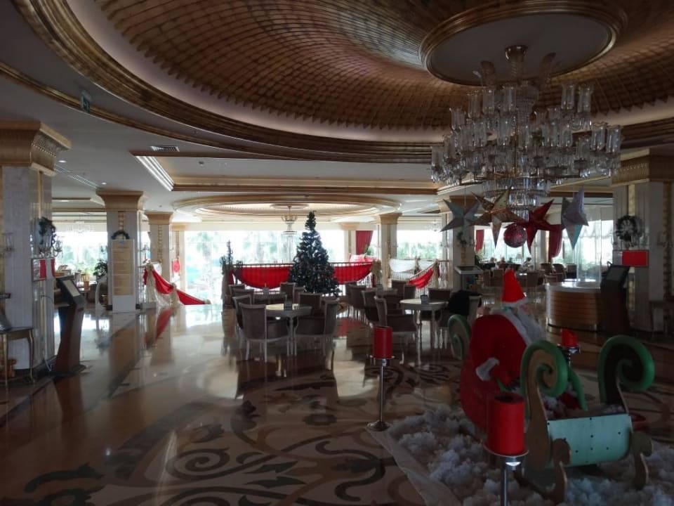 Weihnachtlich geschmückte Lobby Diamond Excellence Resort & Spa