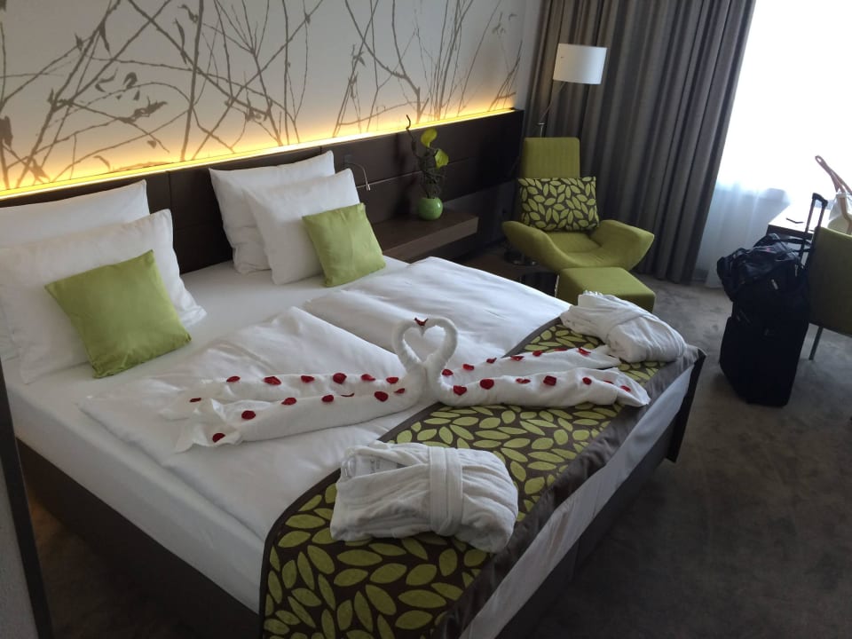 Dekoriertes Bett ATLANTIC Congress Hotel Essen