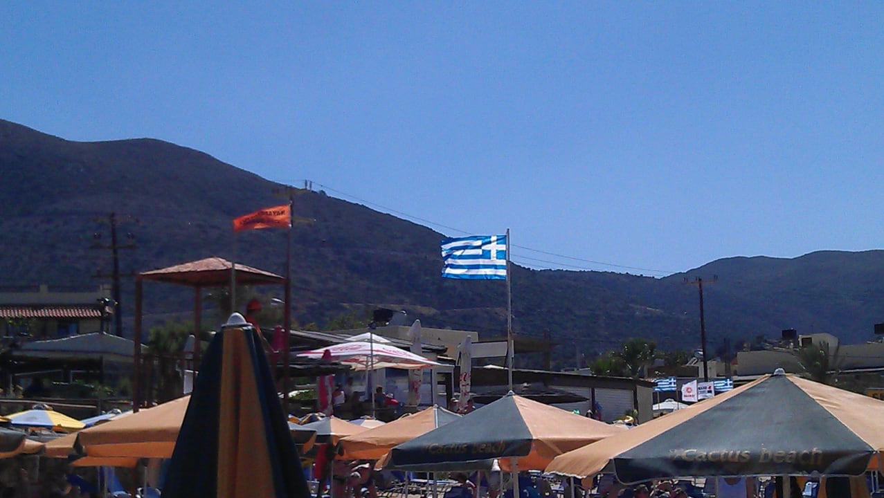 Blick vom Hotelstrand ins Landesinnere Cactus Beach