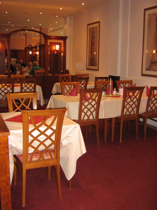 Hier genießsn Sie das Frühstück und das Abendessen Hotel Königshof