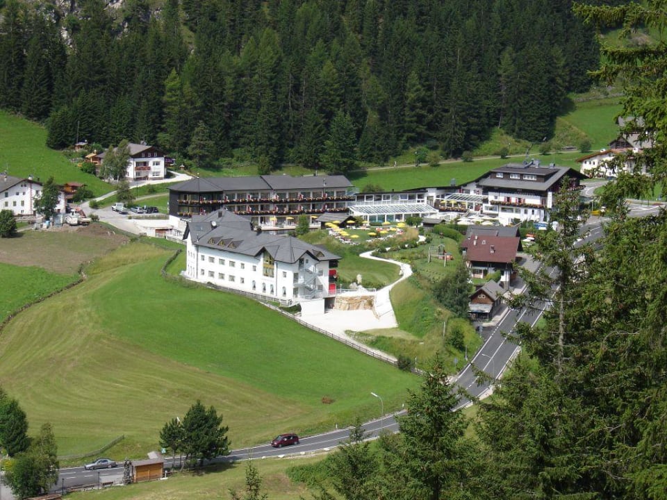 Vista dell'hotel dall'alto Hotel Alpenroyal