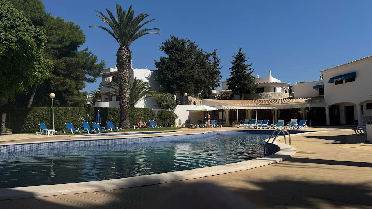 Pool Hotel Turiquintas