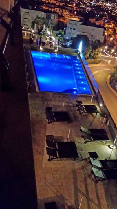 Pool bei Nacht Hotel Madeira Panoramico