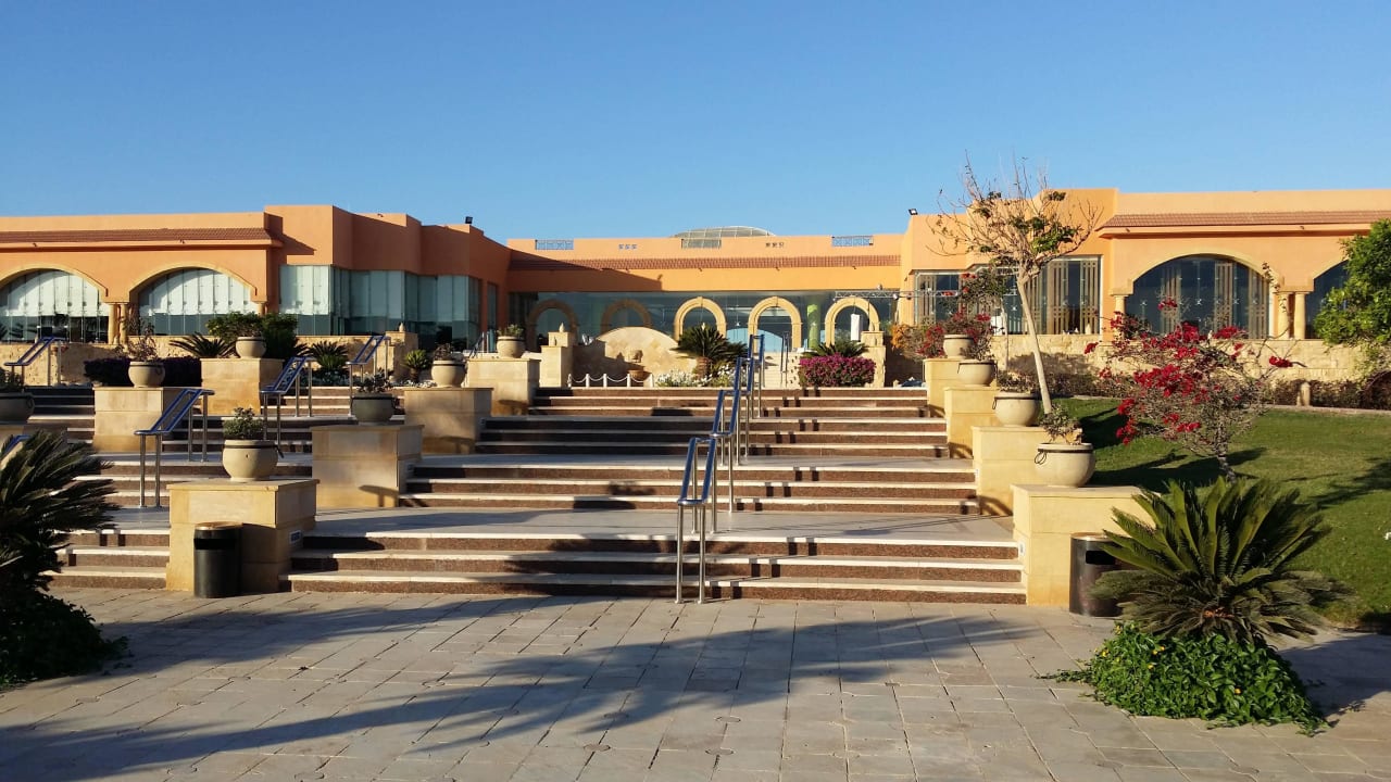 Droga do Lobby i restauracji. Jaz Grand Marsa