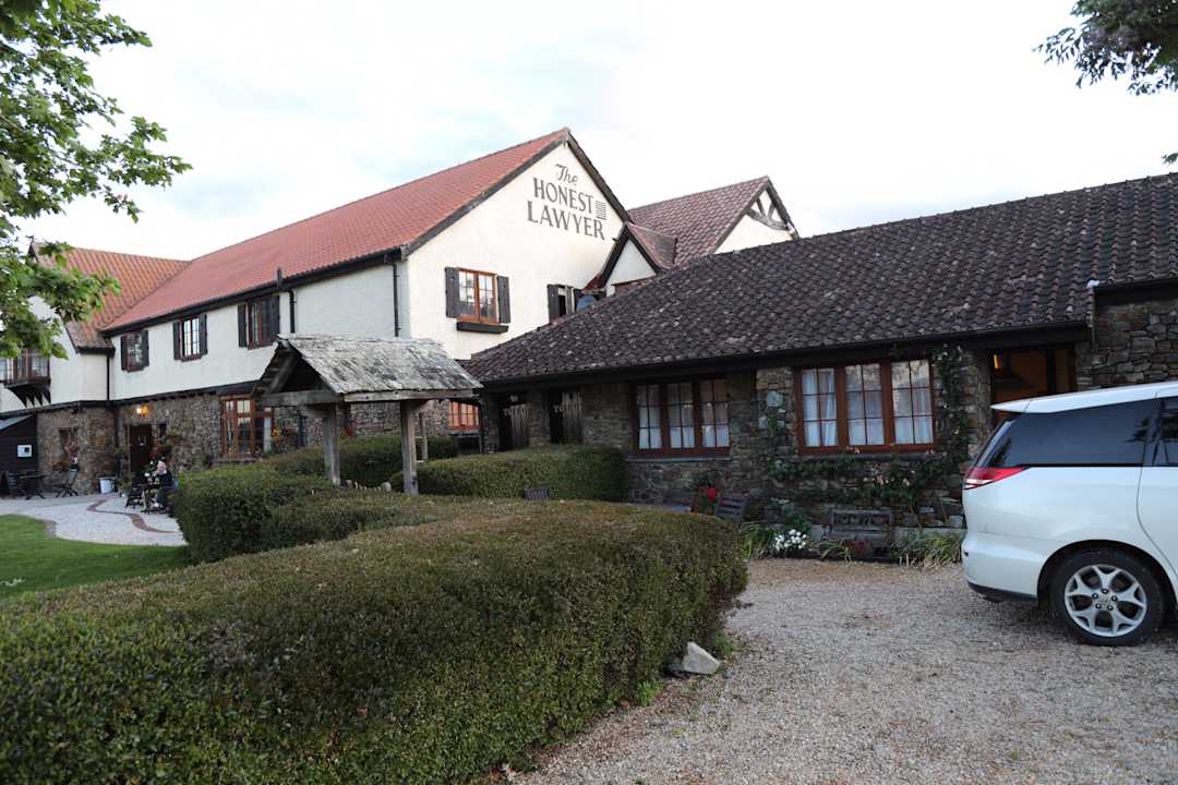 Außenansicht The Honest Lawyer Country Pub