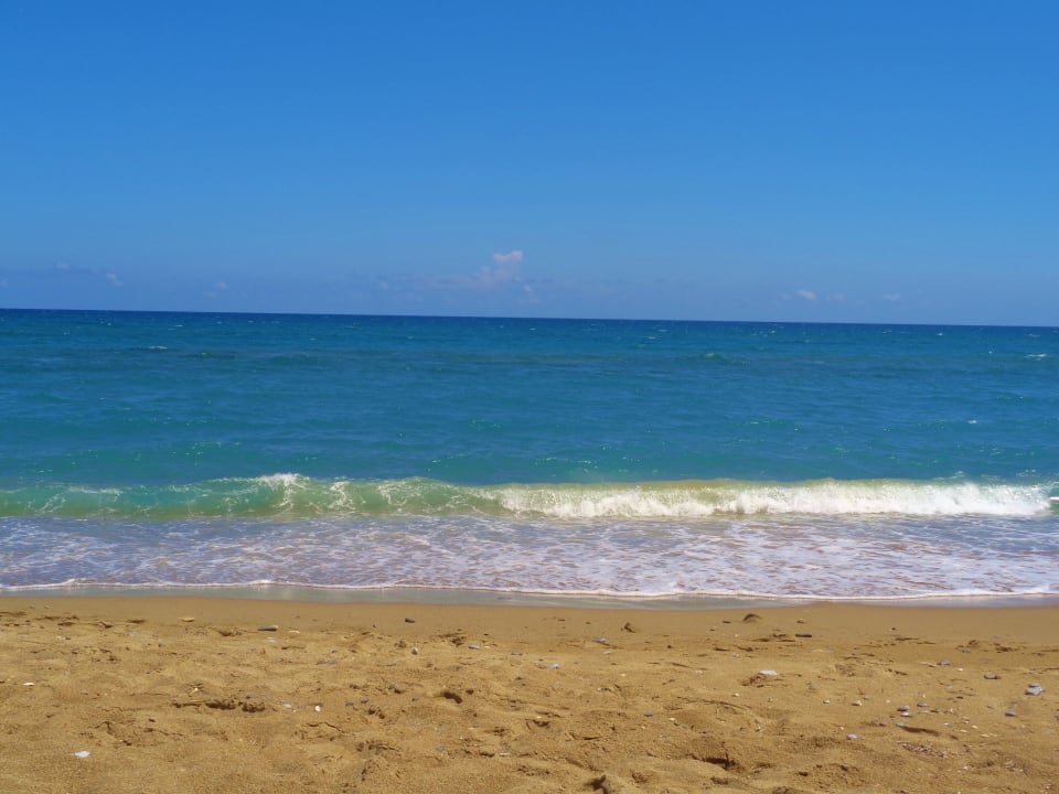 Strand Tropical Hotel