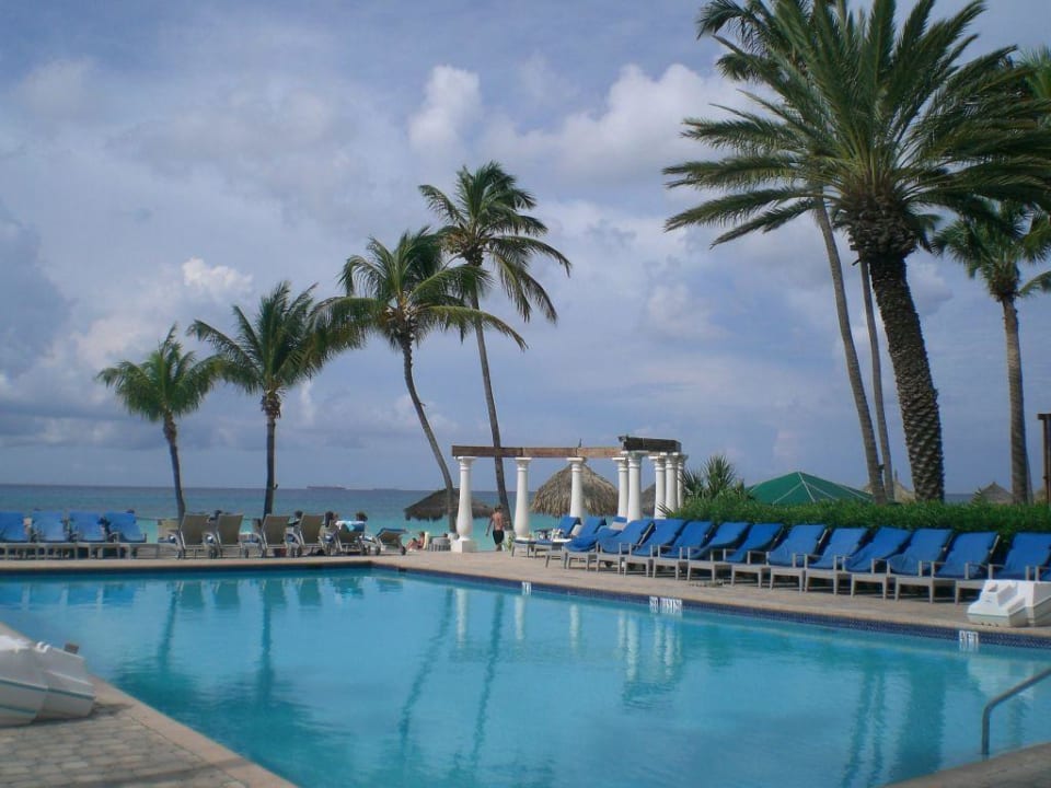 Hauptpool des Hotels Divi Aruba All Inclusive