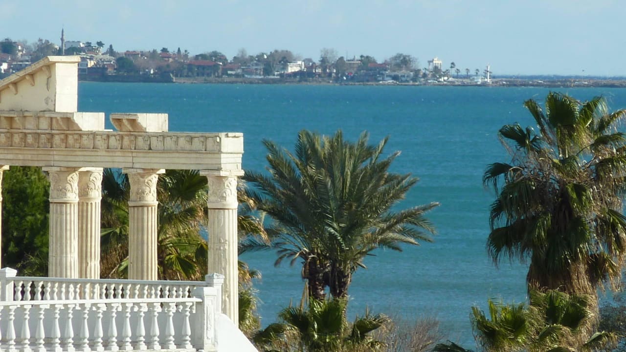 Blick aus unserem Zimmer bis Side Hotel Miramare Beach