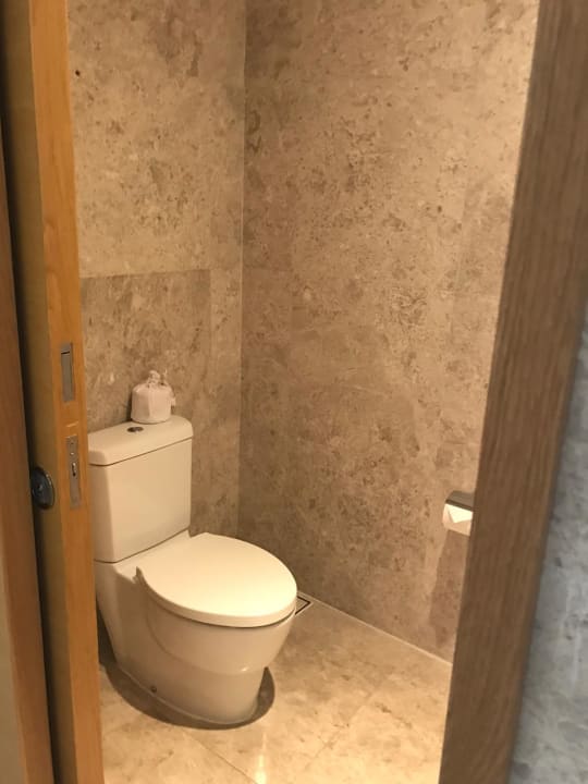 Zimmer Lanson Place Bukit Ceylon Serviced Residences