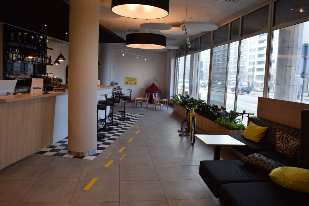 Blick in die Lobby ibis Styles Budapest City