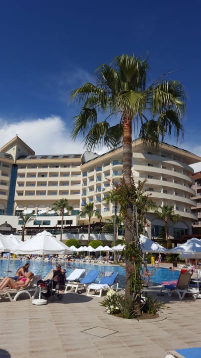 Poolgeschehen  Saphir Resort & Spa