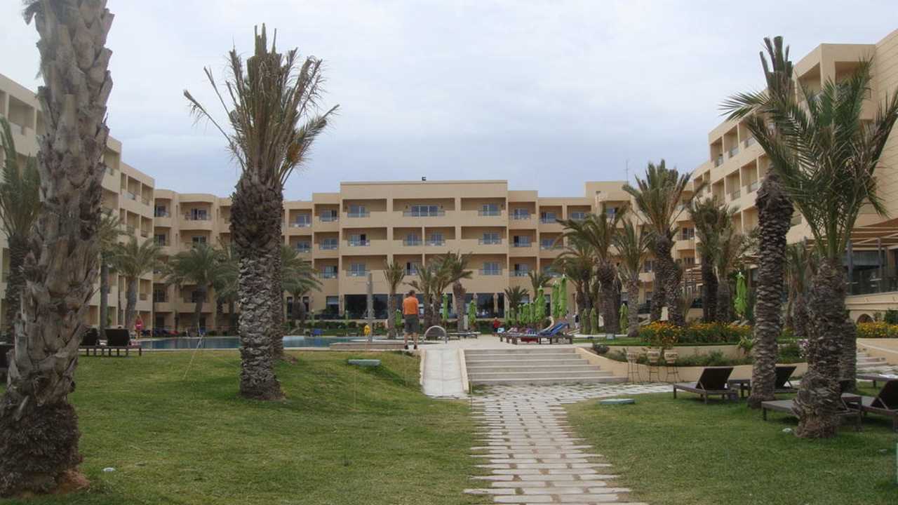 Von außen Hotel Rosa Beach