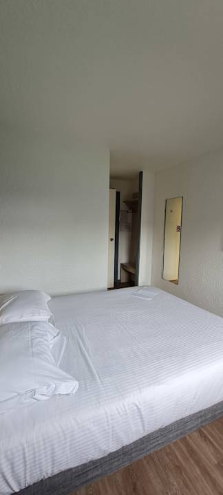 Zimmer Kyriad Direct Reims Bezannes