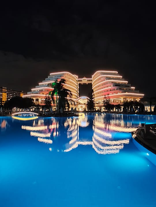 Pool Hotel Miracle Resort