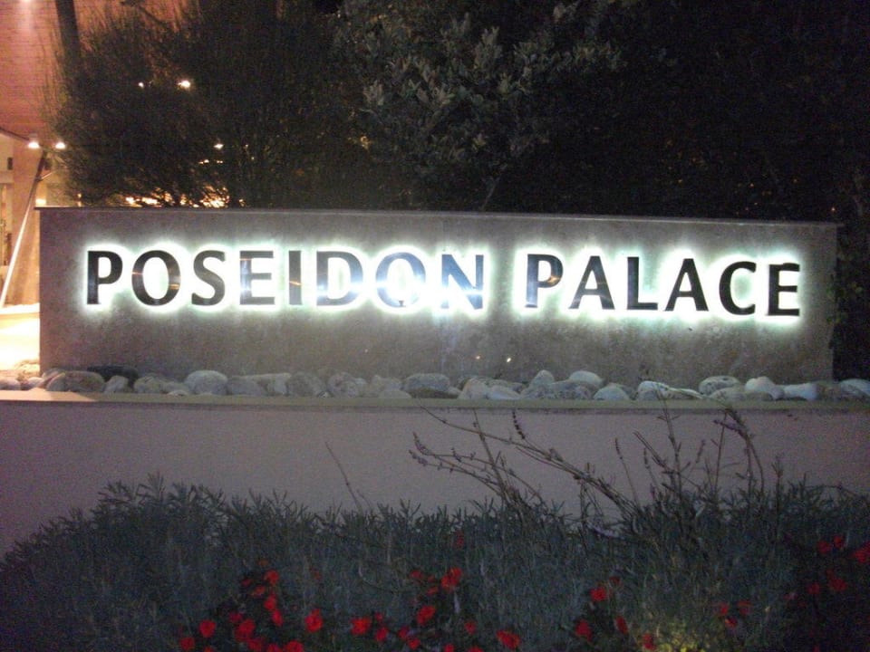 Hoteleingang alltoura Club Hotel Poseidon Palace