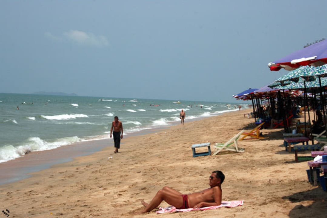 Strandansichten Hotel Jomtien Thani