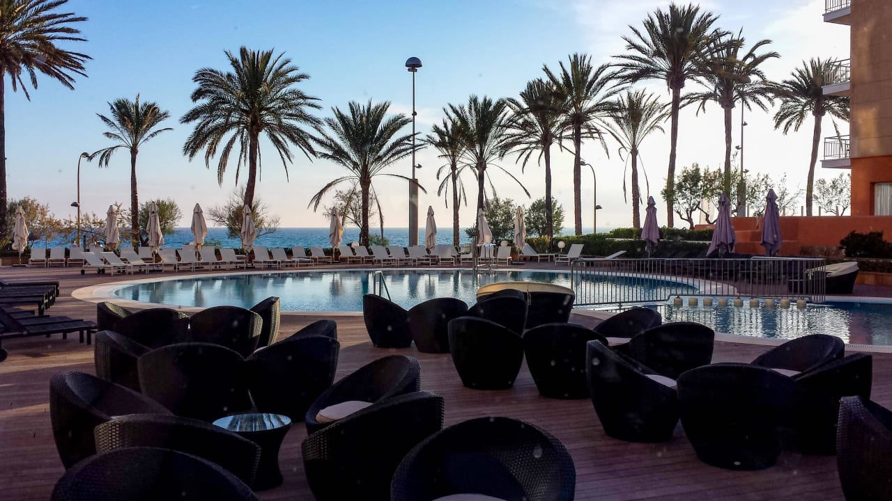 Pool mit Meerblick HM Tropical