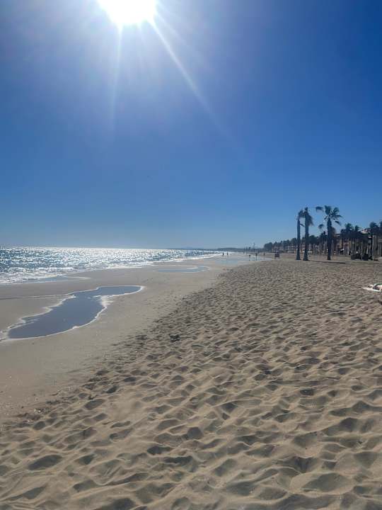 Strand Le Meridien Ra Beach Hotel & Spa