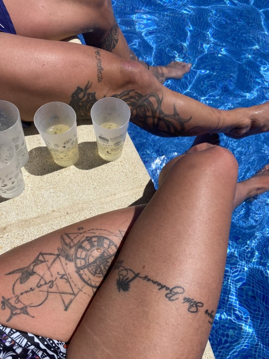 Pool FERGUS Style Bahamas