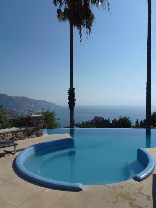 Pool mit Blick auf's Meer Hotel The Ashbee