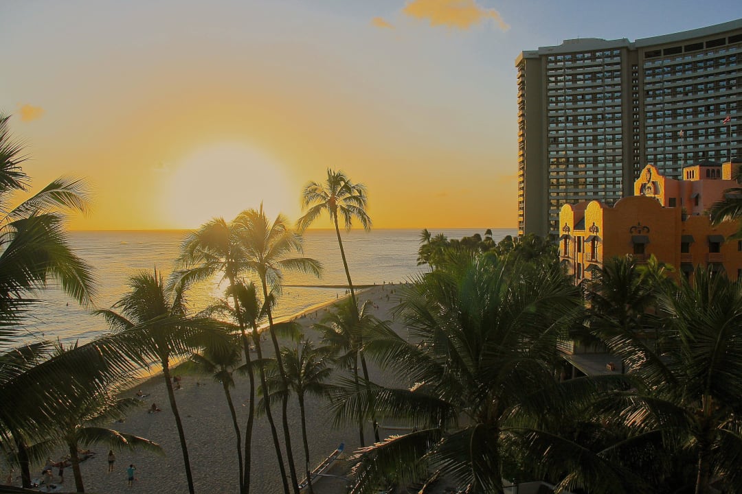 Blick auf Nachbarhotels Outrigger Waikiki Beach Resort