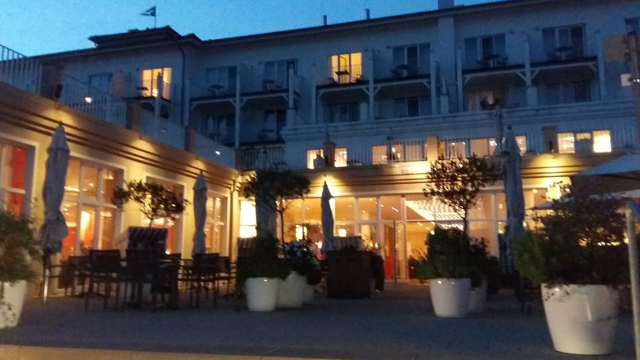 Hotelansicht am Abend Lindner Hotel Boltenhagen, part of JdV by Hyatt