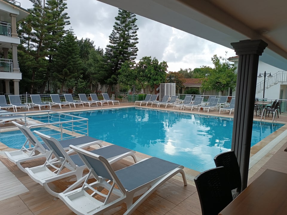 Pool Clover Magic Nova Beach