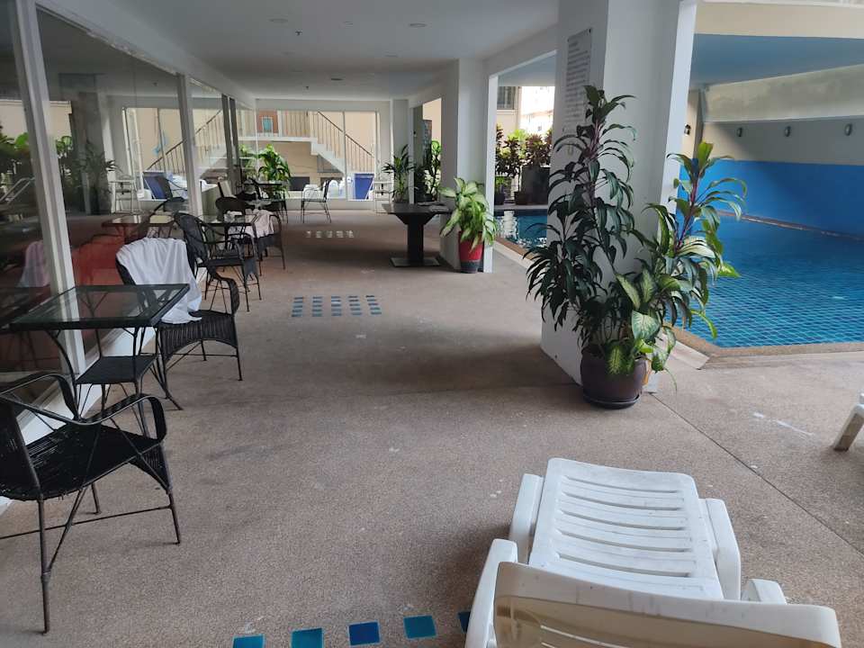 Pool Hotel Boss Suites