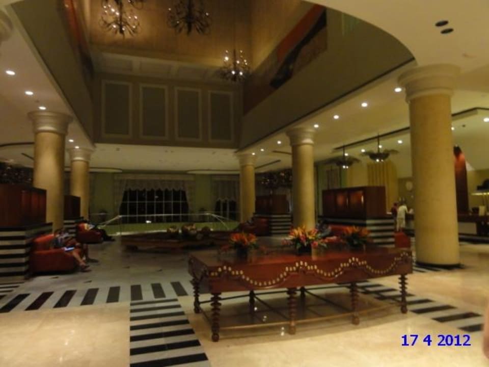 Lobby Iberostar Selection Rose Hall Suites