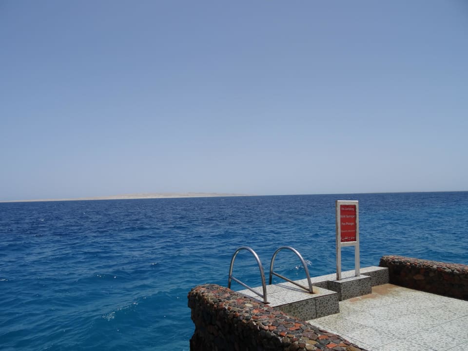 Einstieg zum Hausriff Arabia Azur Resort