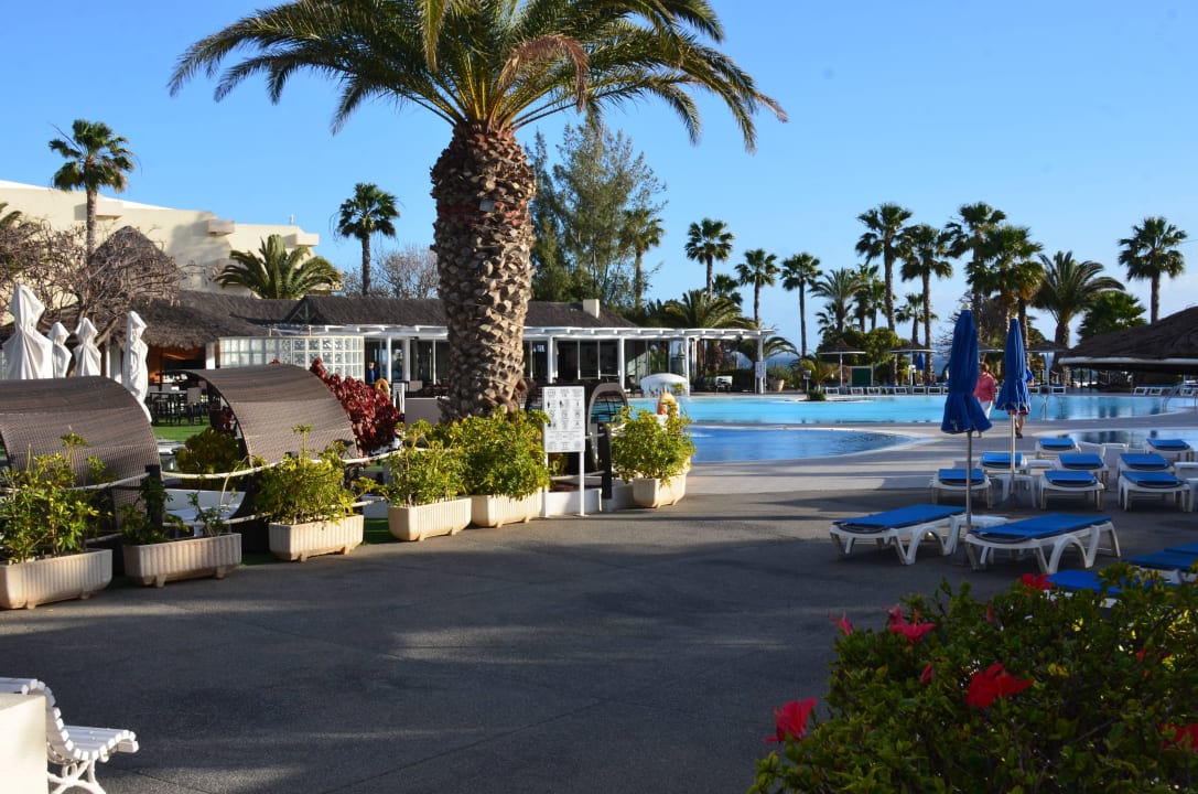 Gartenansicht mit Pool Dreams Lanzarote Playa Dorada Resort & Spa