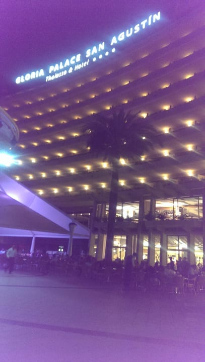 Hotel bei Nacht von Snackbar aus Gloria Palace San Agustin Thalasso & Hotel