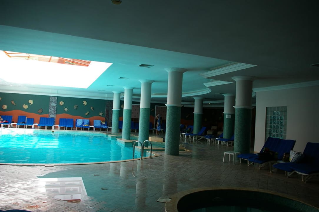 Hallenbad  Club Grand Side