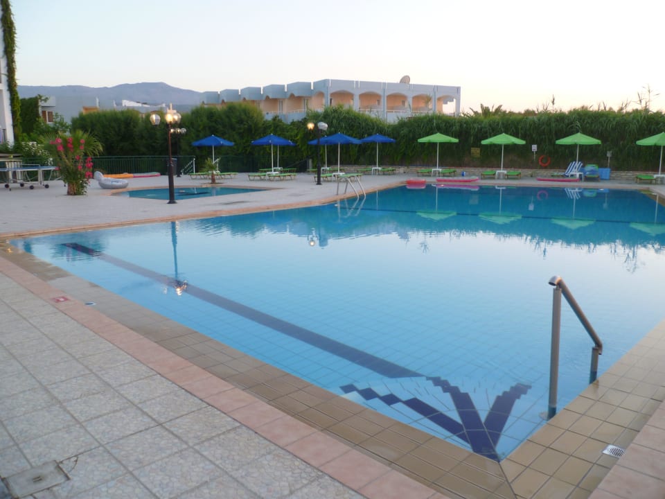 Großer Pool Golden Beach Rethymnon