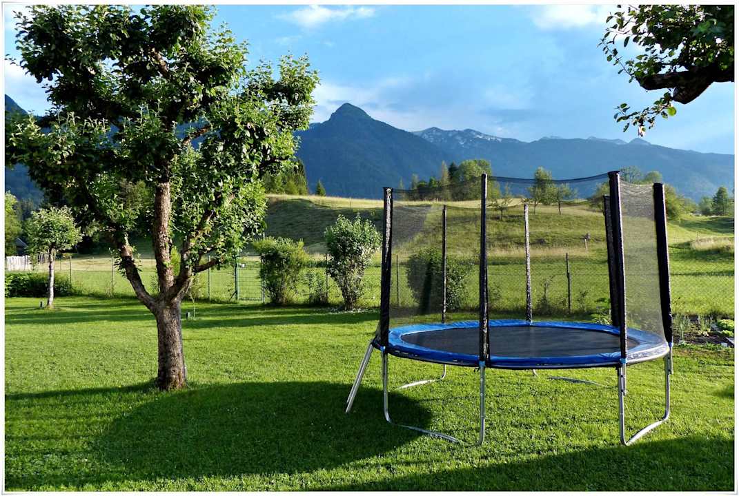 Trampoline - garden Guesthouse Zotlar