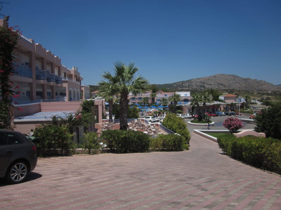 Hanglage - Blick in den vorderen Teil des Hotels Mitsis Rodos Village