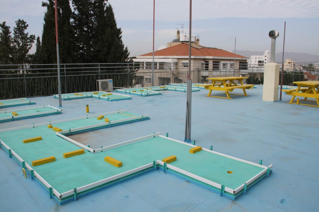 Minigolf on the roof Asty Hotel