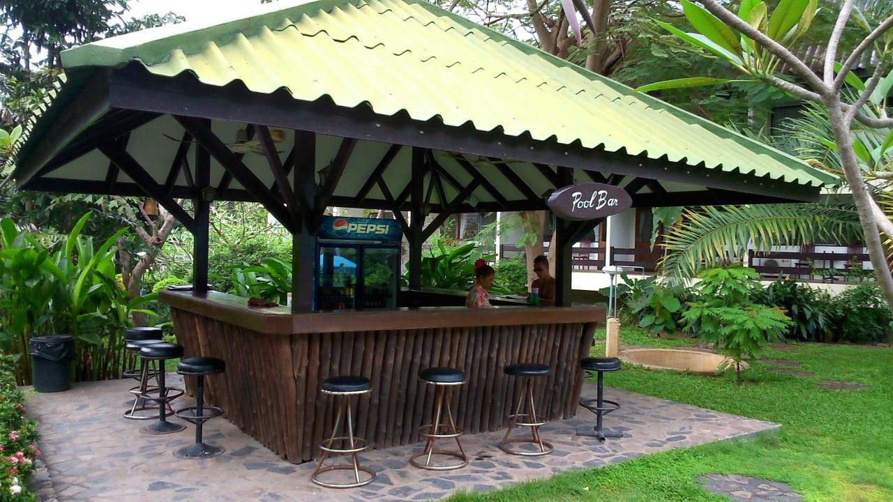 Die Poolbar Hotel Garden Lodge
