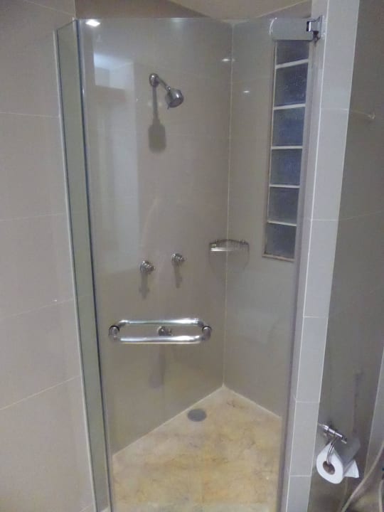 Dusche PARKROYAL Suites Bangkok - SHA Plus Certified